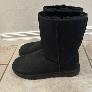 UGG classic short II. NEW